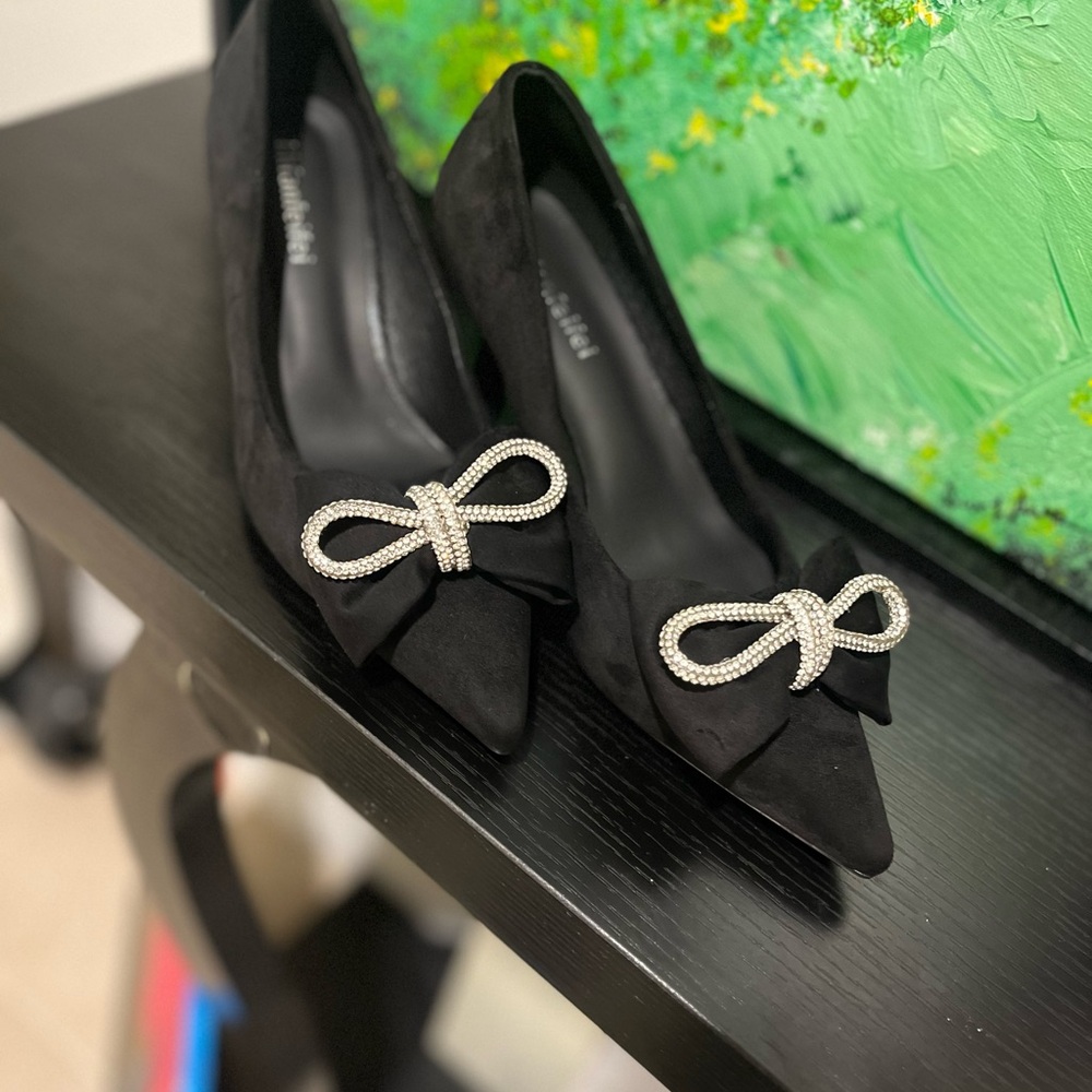 Elegant Black Bow Heels 7!and 7.5